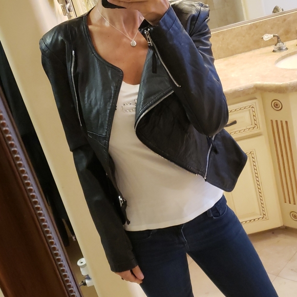 bebe Jackets & Blazers - BEBE convertible faux leather zippered jacket, S